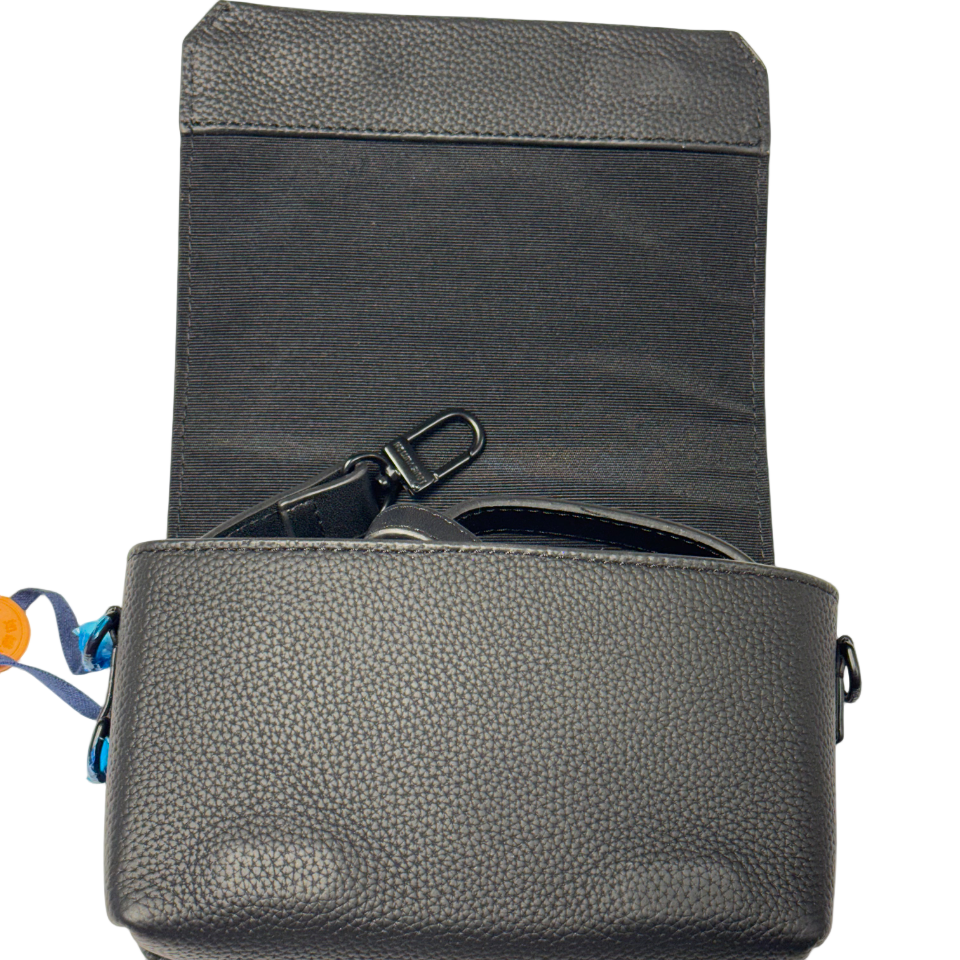 Louis Vuitton Avenue Sling Bag